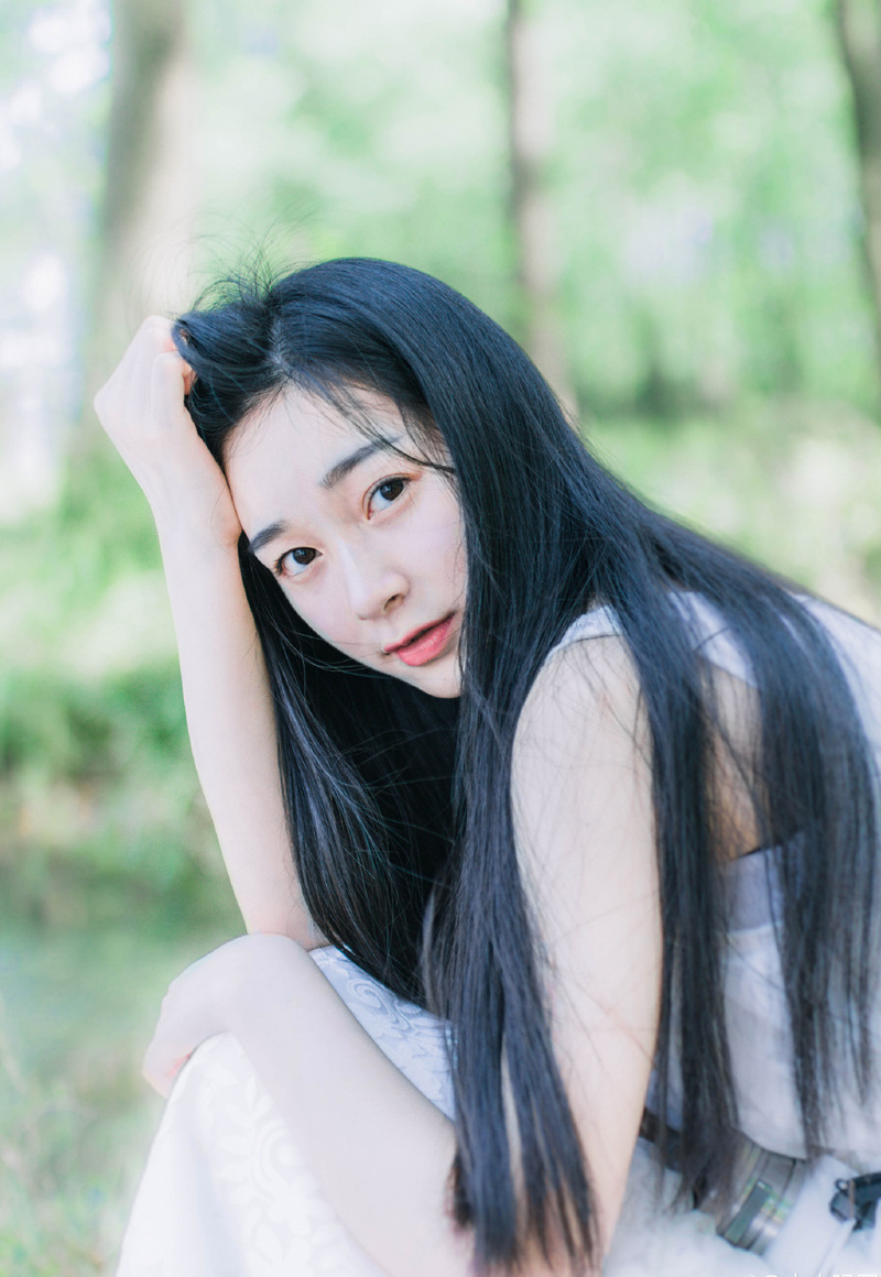 “这……”孟达摇了摇头，心中有些不屑，看向刘璋道：“主公可知，为何冠军侯会受万民爱戴？”